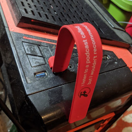 a slap bracelet in the computer's USB socket