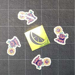4 stumps circling a lemon